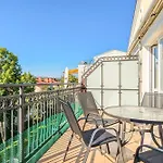 Close To The By Renters Apartament