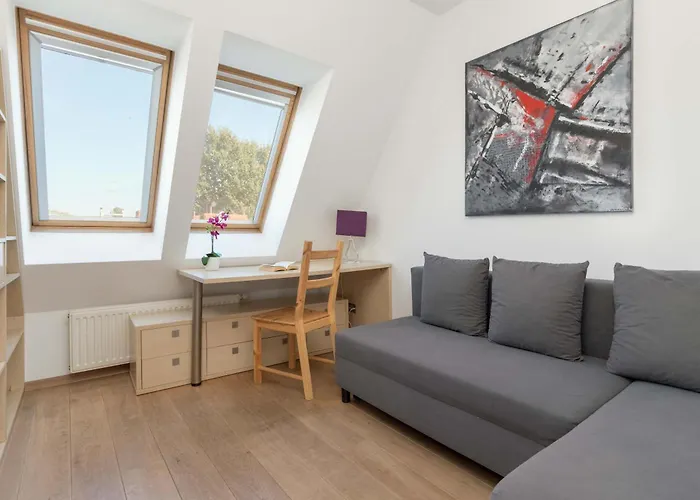 Close To The By Renters Διαμέρισμα Γκντανσκ