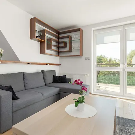 Close To The By Renters Apartment *