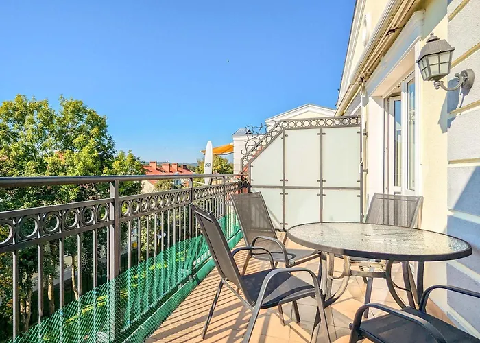 Close To The By Renters Apartament